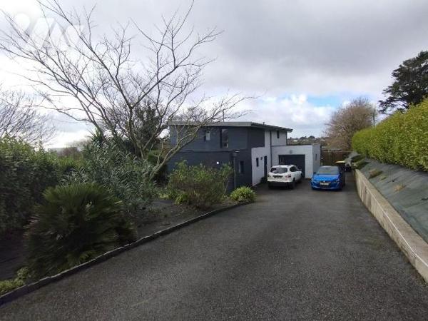 CETTE MAISON DATANT DE 2011 ET AGRANDIE EN 2023 A ÉTÉ CONSTRUITE EN OSSATURE BOIS.
D'une super...