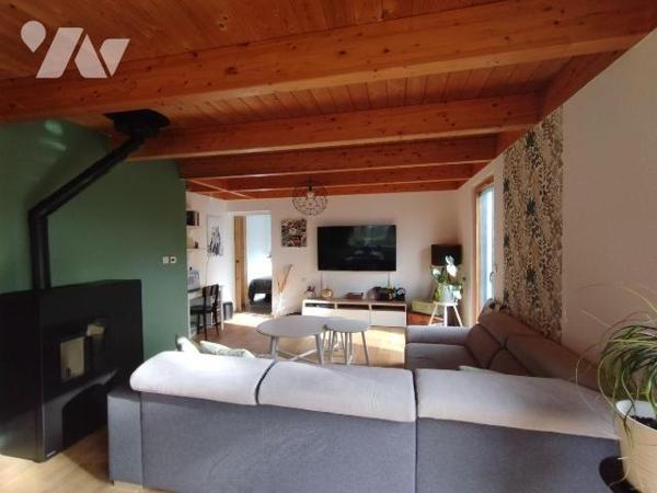 CETTE MAISON DATANT DE 2011 ET AGRANDIE EN 2023 A ÉTÉ CONSTRUITE EN OSSATURE BOIS.
D'une super...