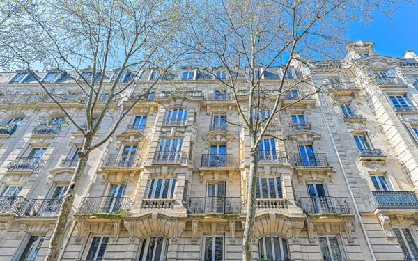 Appartement à vendre    3 pièces • 73,01 m2 Paris 11