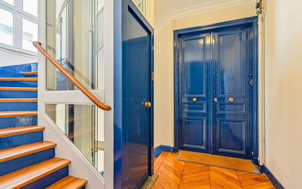 Appartement à vendre    3 pièces • 73,01 m2 Paris 11