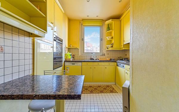 Appartement à vendre    3 pièces • 73,01 m2 Paris 11