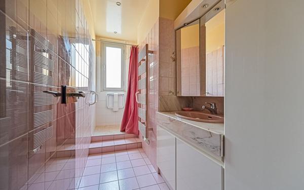 Appartement à vendre    3 pièces • 73,01 m2 Paris 11