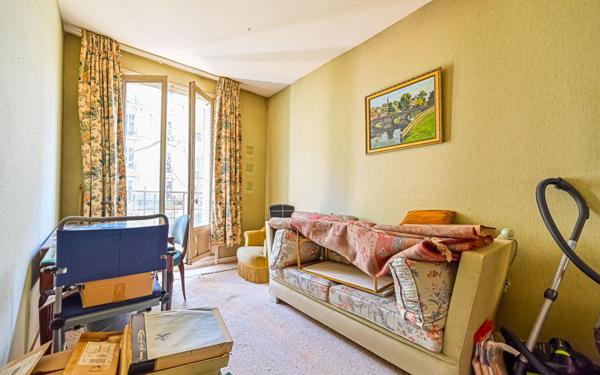 Appartement à vendre    3 pièces • 73,01 m2 Paris 11