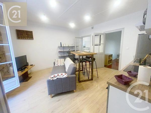 Maison à vendre  6 pièces - 130 m 2   PEZENAS  - 34