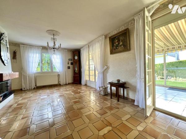 MAISON INDIVIDUELLE SUR TERRAIN DE 1.200 M² SECTEUR PRIVILÉGIÉ