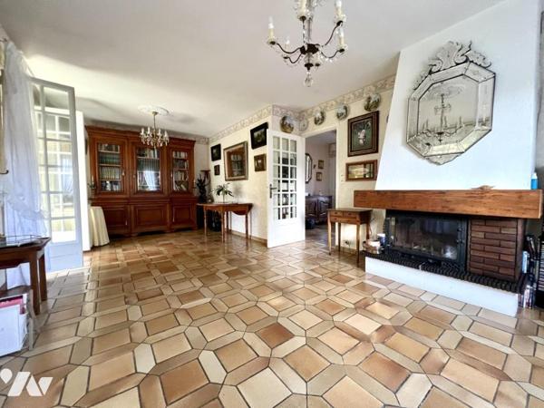 MAISON INDIVIDUELLE SUR TERRAIN DE 1.200 M² SECTEUR PRIVILÉGIÉ