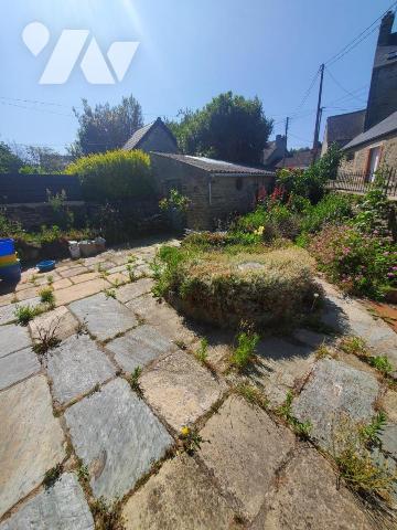 1266 - TOURLAVILLE maison en pierres à rénover 113m²