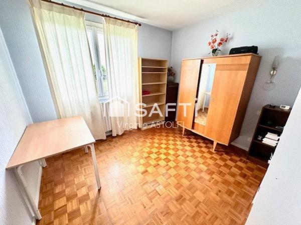 CARBONNE - Maison de 1974, de 123 m2 environ sur deux niveaux.