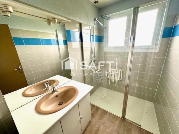 CARBONNE - Maison de 1974, de 123 m2 environ sur deux niveaux.