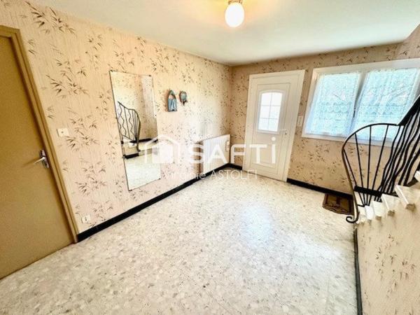 CARBONNE - Maison de 1974, de 123 m2 environ sur deux niveaux.