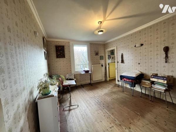 BESANCON (25) : Maison d'habitation - Quartier Bregille 