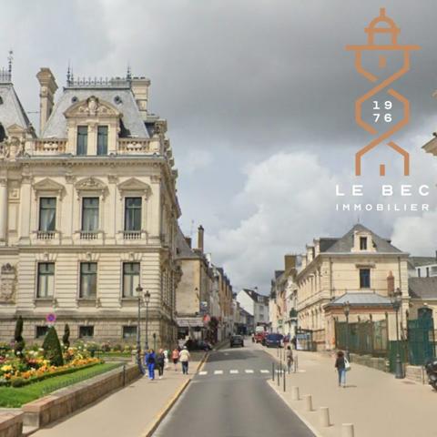 En plein coeur du centre-ville de Vannes : BUREAUX A VENDRE