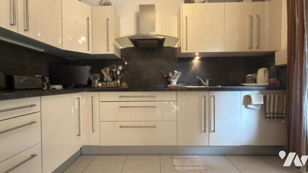 SAINT-RAPHAEL - Centre – Appartement 3 pièces avec jardin, loggia – Viager occupé