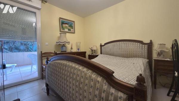 SAINT-RAPHAEL - Centre – Appartement 3 pièces avec jardin, loggia – Viager occupé