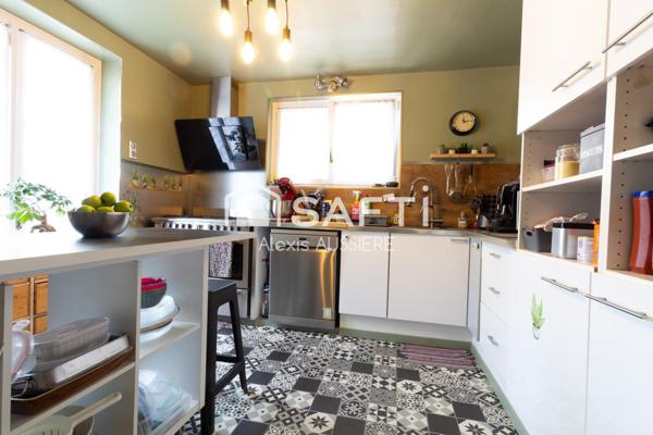 MAISON DE 385 M2 ET PARC ARBORE DE 4700 M2