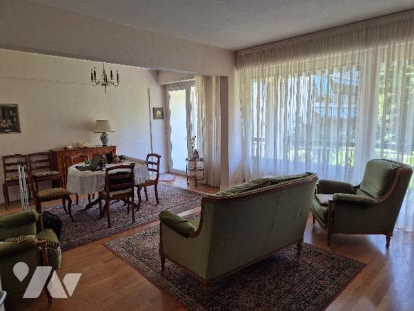 LYON (Vème), Quartier point du jour, appartement de 99 m² avec ascenseur, résidence sécurisée.