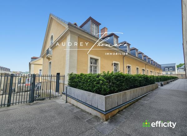 Appartement
         6 pièces
        - 175 m² Bien prestige 544 000 € *