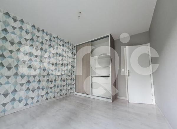 Location 4 Pieces 82 59500 Douai 17 0906 03 0039