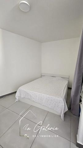 DEUX PLATEAUX A VENDRE IDEAL POUR INVESTISSEUR