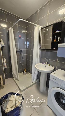 DEUX PLATEAUX A VENDRE IDEAL POUR INVESTISSEUR