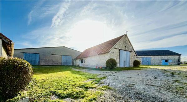 Maison à vendre |  Montfaucon |  5 pièces | 164 m²