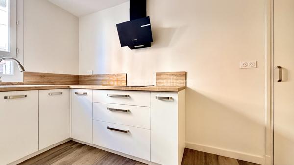 Vente
                Appartement91,94 m² - 4 Pièces -
                    MONTAUBAN (82000)