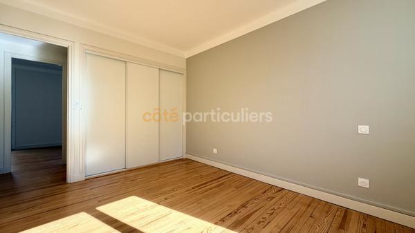 Vente
                Appartement91,94 m² - 4 Pièces -
                    MONTAUBAN (82000)