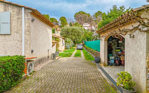 Maison à vendre    4 pièces •  Le Rouret