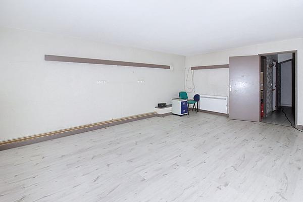 À VENDRE EN EXCLUSIVITÉ - Local de 158 m² à TRANS EN PROVENCE