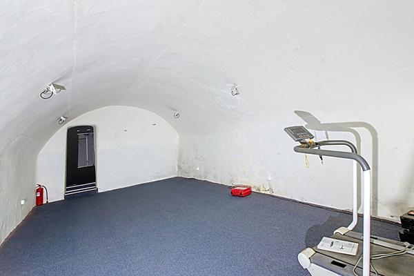 À VENDRE EN EXCLUSIVITÉ - Local de 158 m² à TRANS EN PROVENCE