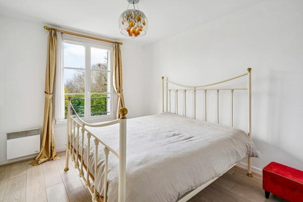 CHATOU- MAISON FAMILIALE récente - 5 chambres - Résidence privée fermée.