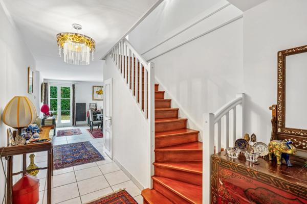 CHATOU- MAISON FAMILIALE récente - 5 chambres - Résidence privée fermée.