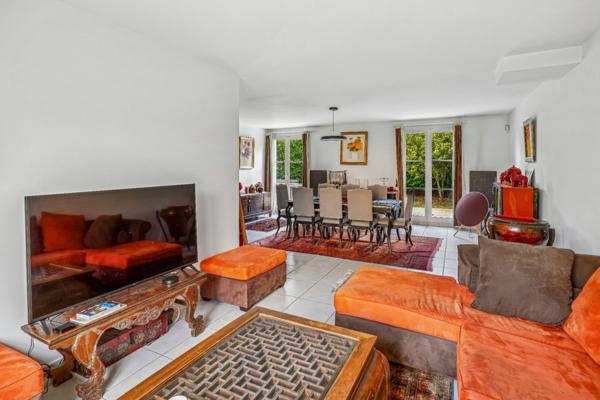 CHATOU- MAISON FAMILIALE récente - 5 chambres - Résidence privée fermée.