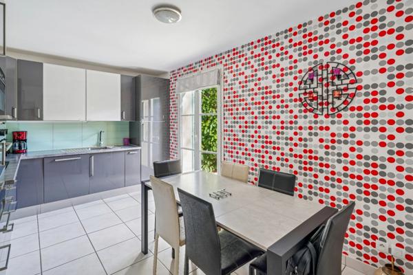 CHATOU- MAISON FAMILIALE récente - 5 chambres - Résidence privée fermée.