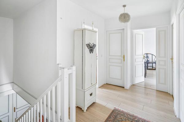 CHATOU- MAISON FAMILIALE récente - 5 chambres - Résidence privée fermée.