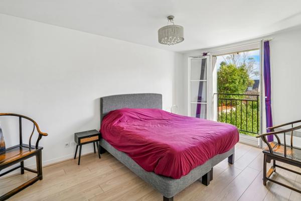 CHATOU- MAISON FAMILIALE récente - 5 chambres - Résidence privée fermée.