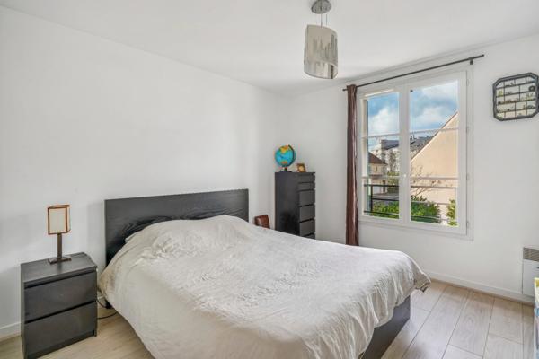 CHATOU- MAISON FAMILIALE récente - 5 chambres - Résidence privée fermée.