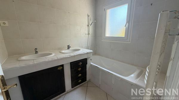 SAINT-PIERRE-QUIBERON - Maison de 110 m² à vendre au calme avec 3 chambres sur un beau terrain !