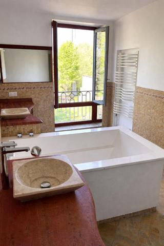 BEAUREGARD . Duplex 4 pièces 109m2 habitables + terrasse, cave et 2 places de stationnement