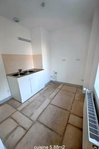 BEAUREGARD . Duplex 4 pièces 109m2 habitables + terrasse, cave et 2 places de stationnement