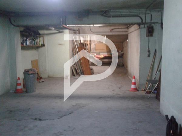 Parking / box 49 m2