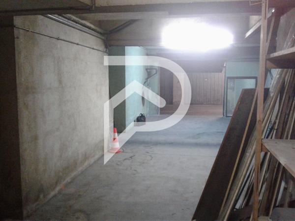 Parking / box 49 m2