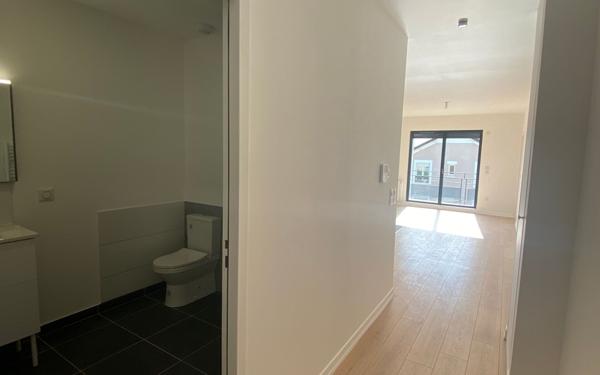 Appartement à louer    2 pièces • 42,85 m2 Issy-les-Moulineaux