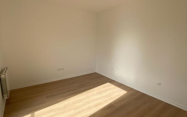 Appartement à louer    2 pièces • 42,85 m2 Issy-les-Moulineaux