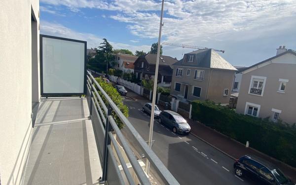 Appartement à louer    2 pièces • 42,85 m2 Issy-les-Moulineaux