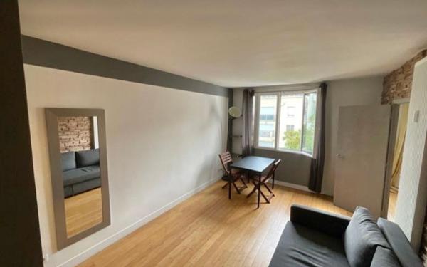 Appartement à louer    2 pièces •  Issy-les-Moulineaux