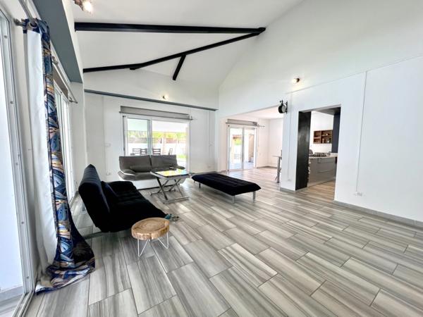 Maison à vendre 6 pièces SAINT GILLES LES BAINS (974)