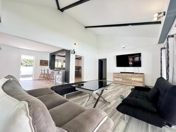 Maison à vendre 6 pièces SAINT GILLES LES BAINS (974)