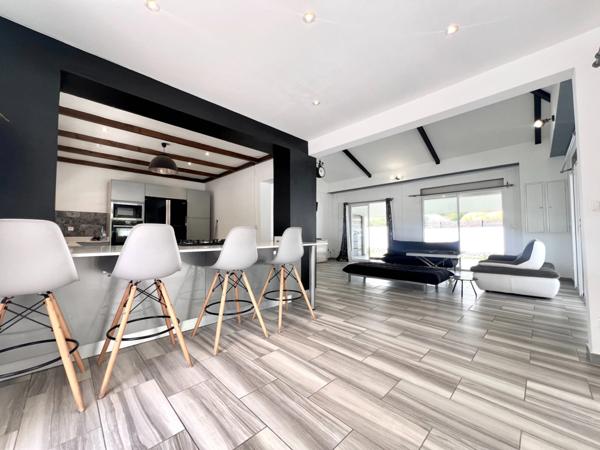 Maison à vendre 6 pièces SAINT GILLES LES BAINS (974)