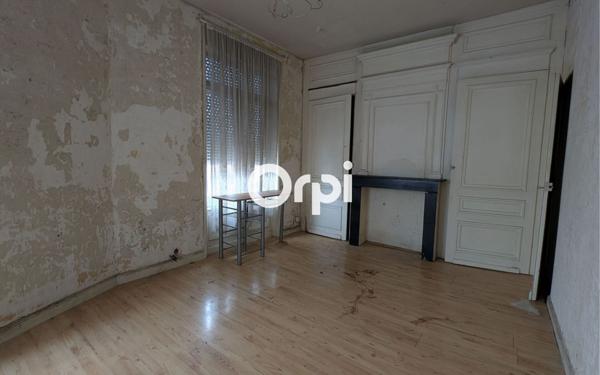 Immeuble à vendre    3 pièces • 190,28 m2 Lille